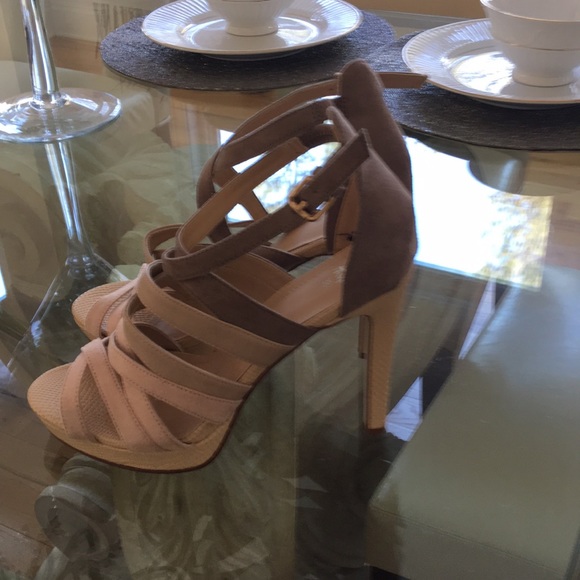 Shoes - Picture 2 of 6